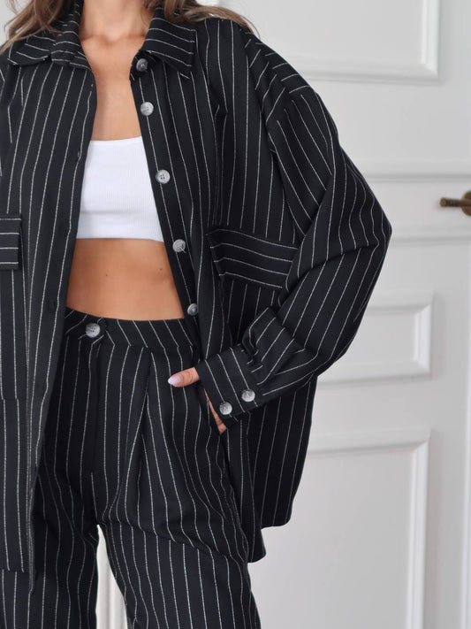 חליפת אוברסייז מפוספסת