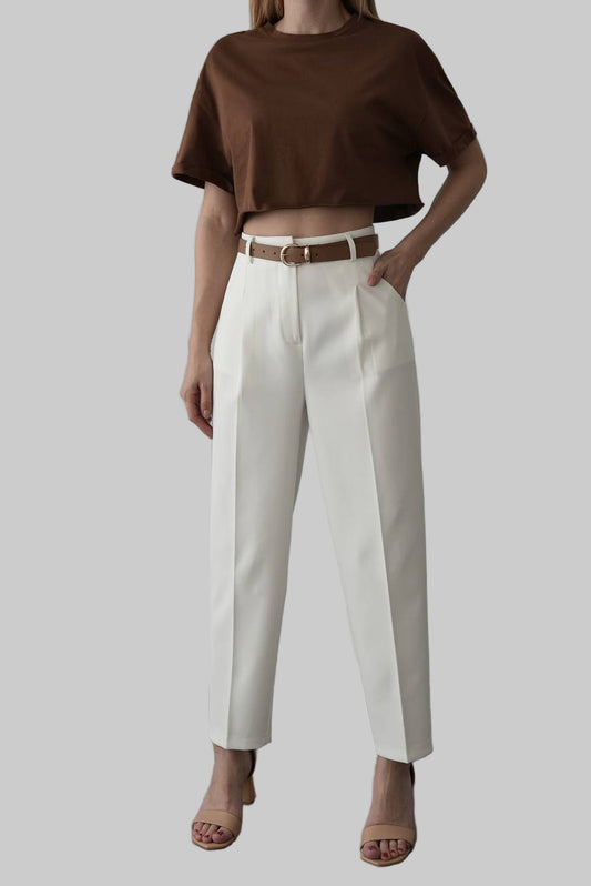 מכנסי פליסה לבנים בגזרת באגי-קרופ 